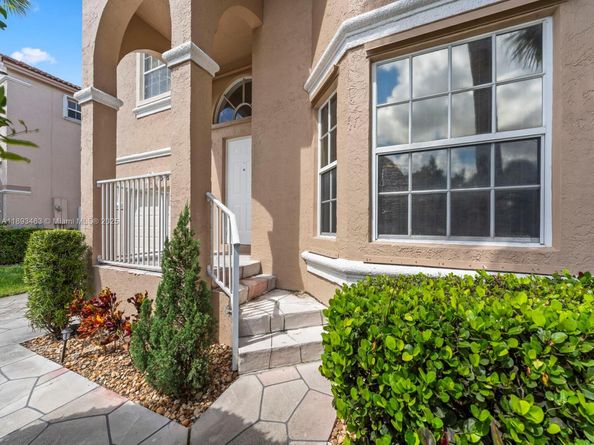 15181 NW 6th Ct, Pembroke Pines FL 33028
