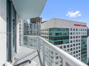 185 SW 7th St 2702, Miami FL 33130