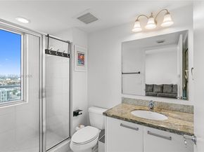 185 SW 7th St 2702, Miami FL 33130