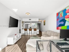 185 SW 7th St 2702, Miami FL 33130