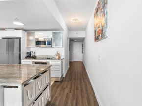 185 SW 7th St 2702, Miami FL 33130