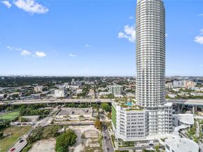 185 SW 7th St 2702, Miami FL 33130