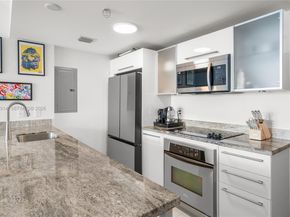 185 SW 7th St 2702, Miami FL 33130