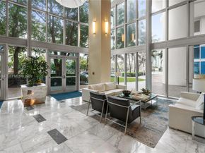 185 SW 7th St 2702, Miami FL 33130