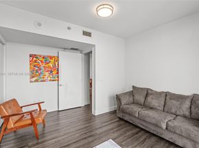 185 SW 7th St 2702, Miami FL 33130