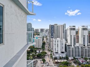 185 SW 7th St 2702, Miami FL 33130