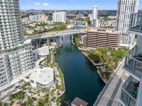 185 SW 7th St 2702, Miami FL 33130