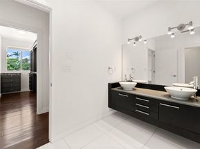 5625 N Bay Rd, Miami Beach FL 33140
