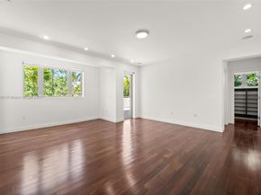 5625 N Bay Rd, Miami Beach FL 33140