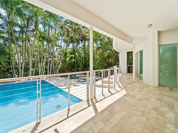 5625 N Bay Rd, Miami Beach FL 33140