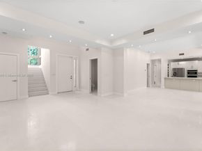 5625 N Bay Rd, Miami Beach FL 33140