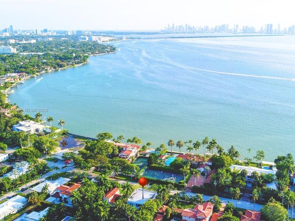 5625 N Bay Rd, Miami Beach FL 33140