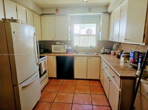 1909-1911 Mayo St, Hollywood FL 33020