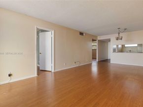 110 Lake Emerald Dr 404, Oakland Park FL 33309