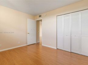 110 Lake Emerald Dr 404, Oakland Park FL 33309