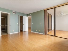 110 Lake Emerald Dr 404, Oakland Park FL 33309