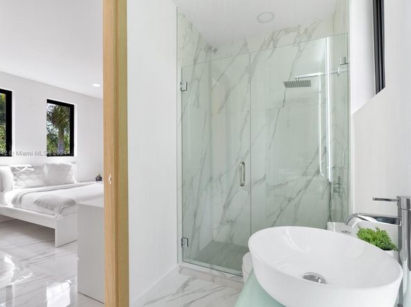 144 Paloma Dr, Coral Gables FL 33143