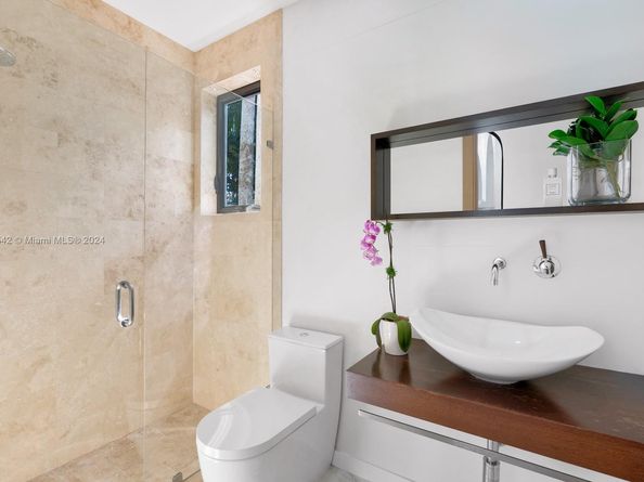 144 Paloma Dr, Coral Gables FL 33143