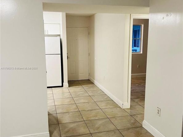 6115 NW 186th St 202, Hialeah FL 33015
