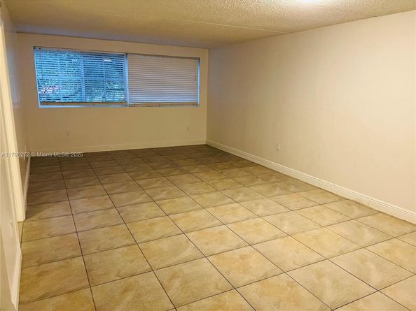 6115 NW 186th St 202, Hialeah FL 33015
