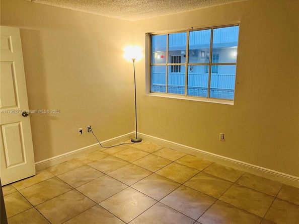 6115 NW 186th St 202, Hialeah FL 33015