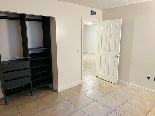 6115 NW 186th St 202, Hialeah FL 33015