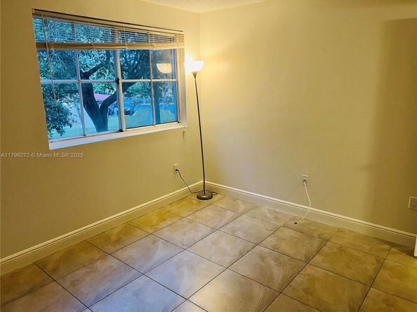6115 NW 186th St 202, Hialeah FL 33015