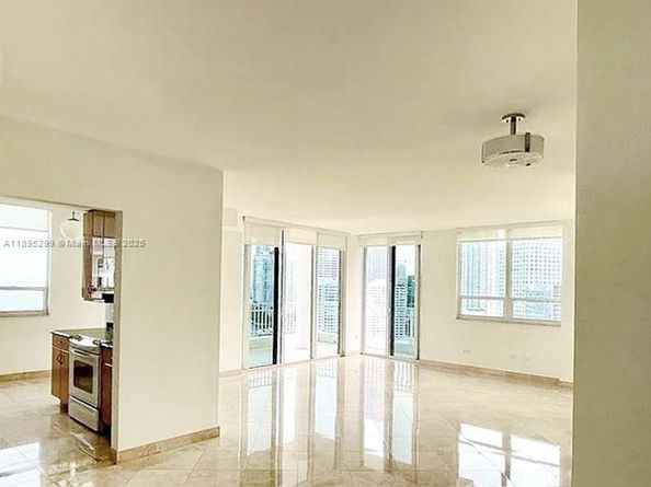 801 Brickell Key Blvd 1901, Miami FL 33131