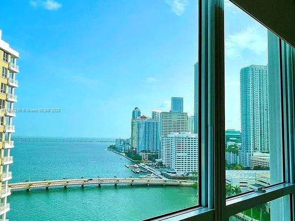 801 Brickell Key Blvd 1901, Miami FL 33131