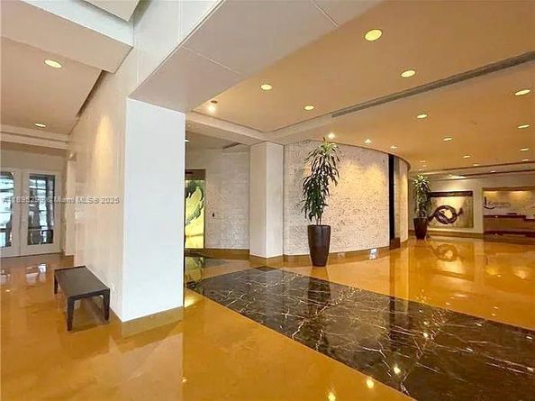 801 Brickell Key Blvd 1901, Miami FL 33131