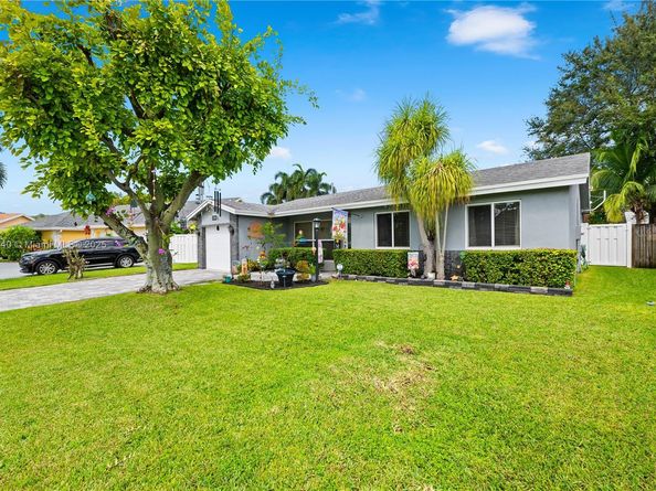 11741 NW 43rd Pl, Sunrise FL 33323