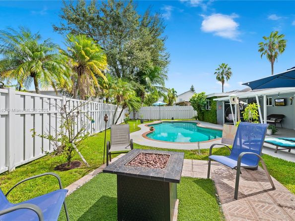 11741 NW 43rd Pl, Sunrise FL 33323