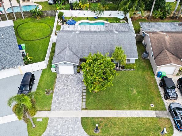 11741 NW 43rd Pl, Sunrise FL 33323