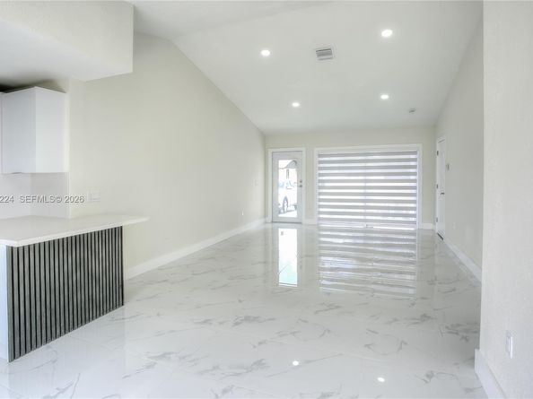 3060 NW 203rd Ter, Miami Gardens FL 33056