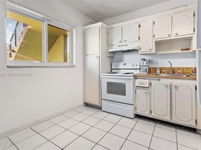 5935 Del Lago Cir 209, Sunrise FL 33313