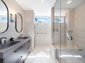 520 E Dilido Dr, Miami Beach FL 33139
