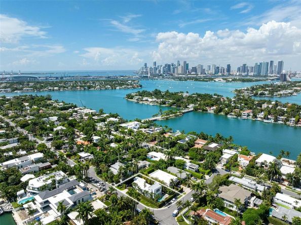520 E Dilido Dr, Miami Beach FL 33139