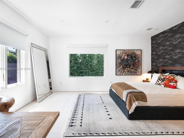 520 E Dilido Dr, Miami Beach FL 33139