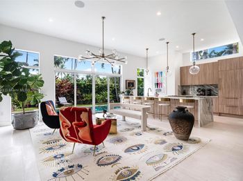 520 E Dilido Dr