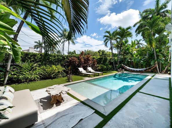 520 E Dilido Dr, Miami Beach FL 33139