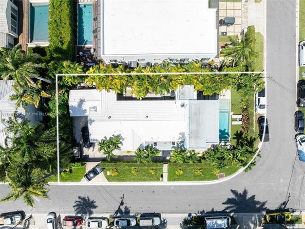 520 E Dilido Dr, Miami Beach FL 33139