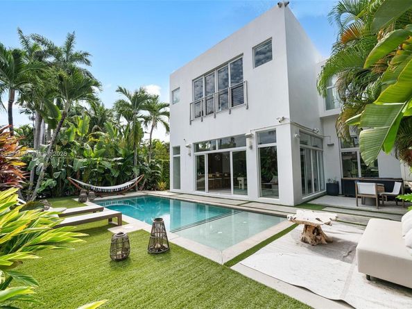 520 E Dilido Dr, Miami Beach FL 33139