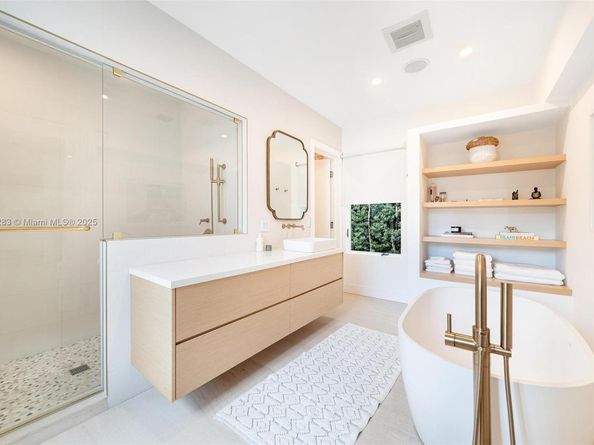 520 E Dilido Dr, Miami Beach FL 33139