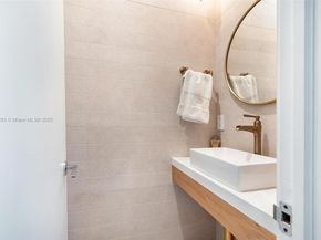 520 E Dilido Dr, Miami Beach FL 33139
