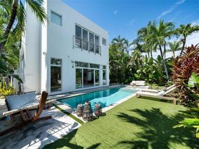 520 E Dilido Dr, Miami Beach FL 33139