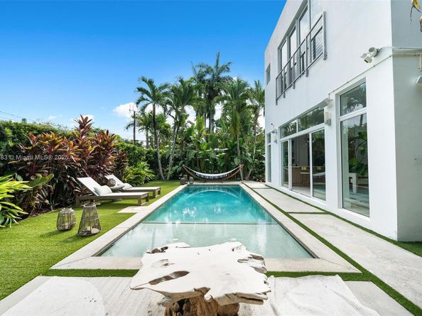 520 E Dilido Dr, Miami Beach FL 33139