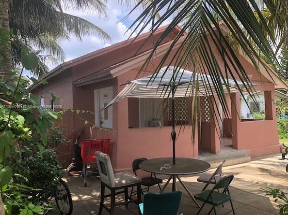 8044 NW 1st Pl, Miami FL 33150