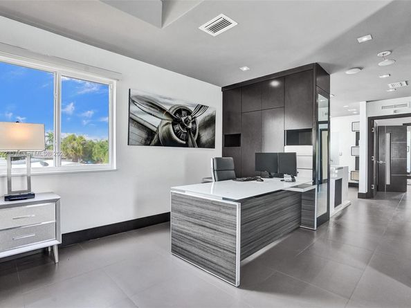 2612 Key Largo Ln, Fort Lauderdale FL 33312