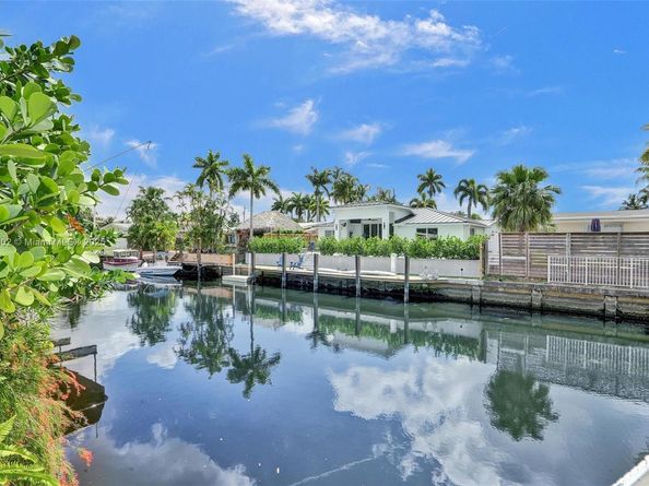 2612 Key Largo Ln, Fort Lauderdale FL 33312