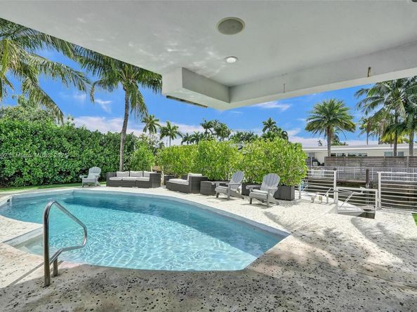 2612 Key Largo Ln, Fort Lauderdale FL 33312